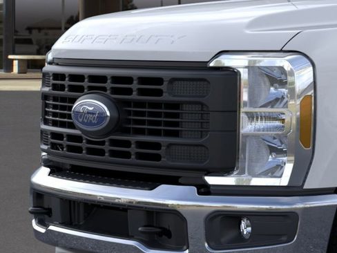 New 2026 Ford F250 XL w/ XL Chrome Package RWD image 17