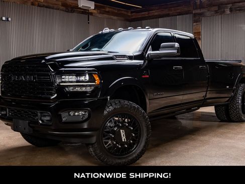 Used 2022 RAM 3500 Limited w/ Max Tow Package image 4