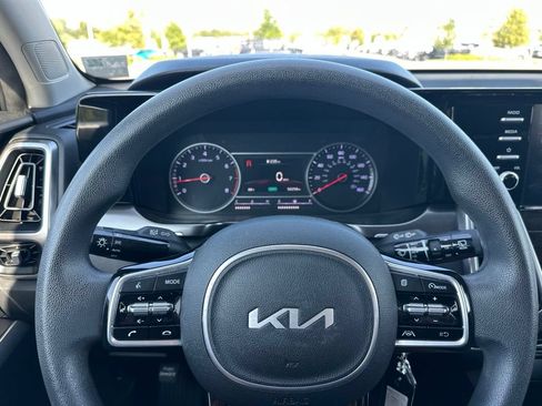 Certified 2022 Kia Sorento LX FWD image 20