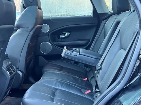 Used 2018 Land Rover Range Rover Evoque SE Premium image 14