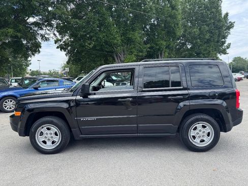 Used 2014 Jeep Patriot Sport FWD image 8