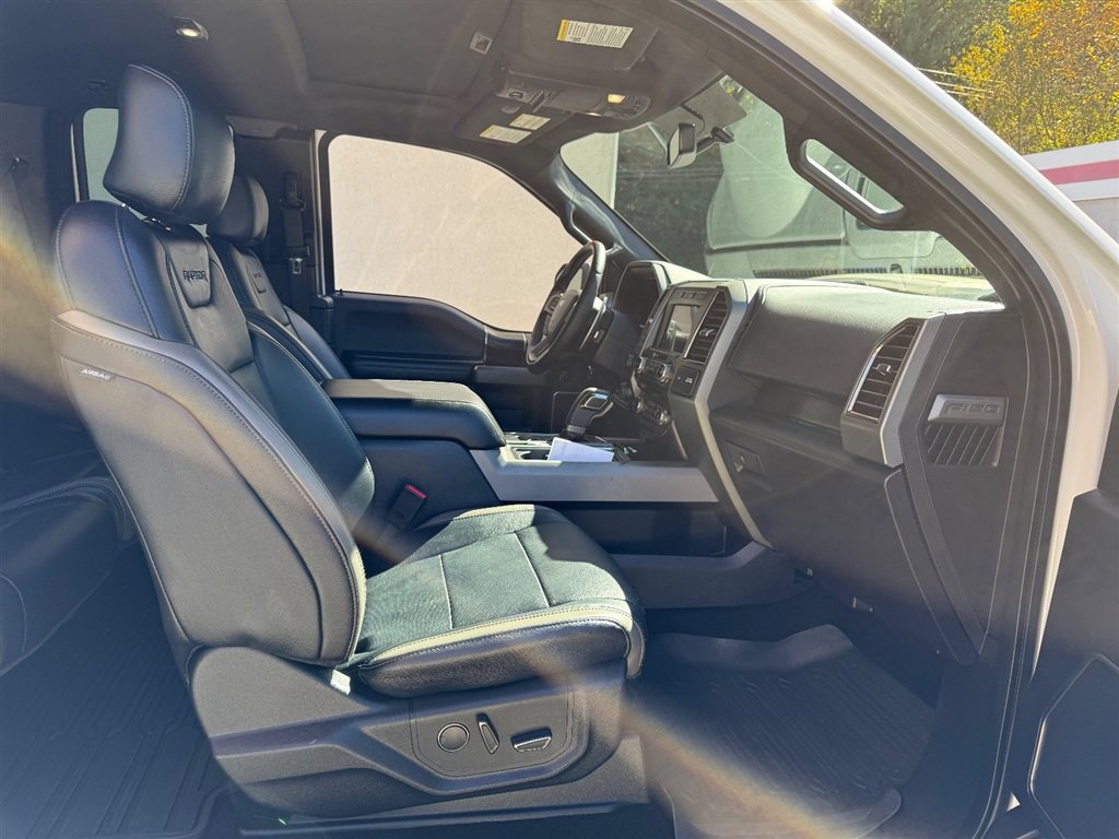 Used 2017 Ford F150 Raptor w/ Equipment Group 802A Luxury AWD/4WD image 3