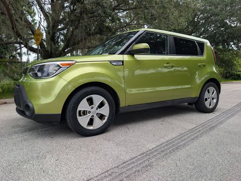 Used 2015 Kia Soul FWD image 3