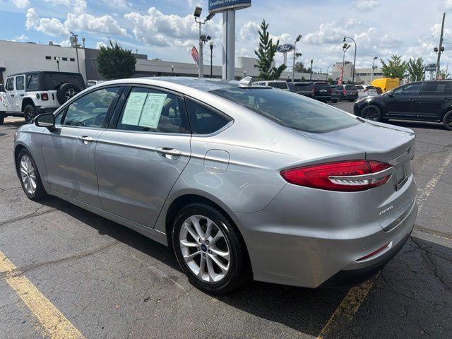 Used 2020 Ford Fusion SE FWD image 4