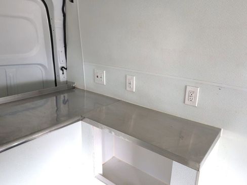 Used 2021 Nissan NV 2500 S image 27