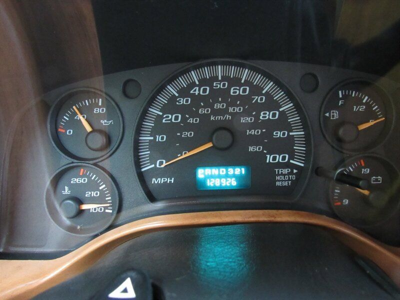 Used 2004 Chevrolet Express 2500 RWD image 18