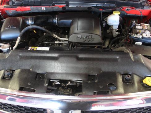 Used 2020 RAM 1500 Tradesman w/ Tradesman SXT Package RWD image 8