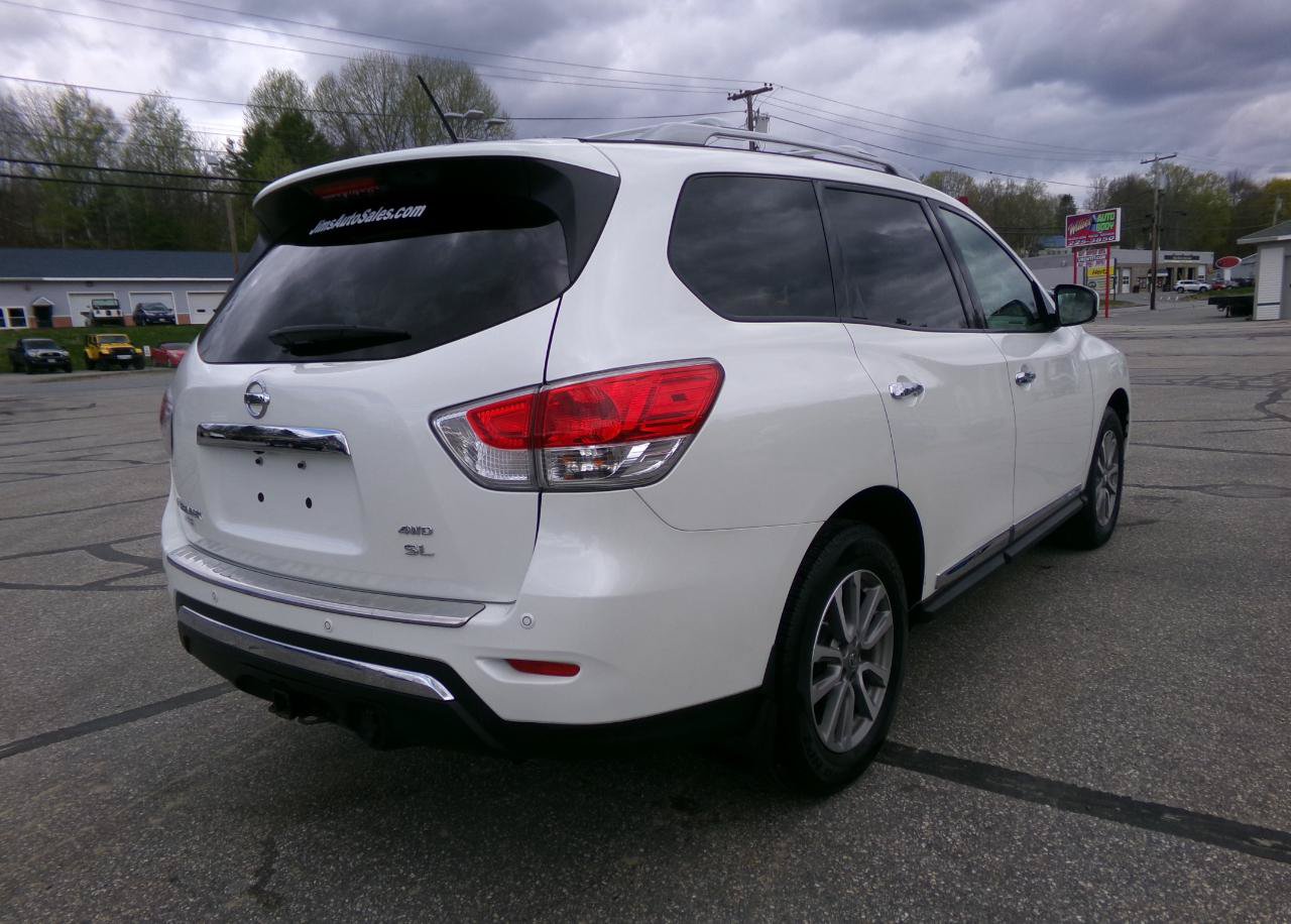 Used 2015 Nissan Pathfinder SL w/ SL Tech Package FWD image 5