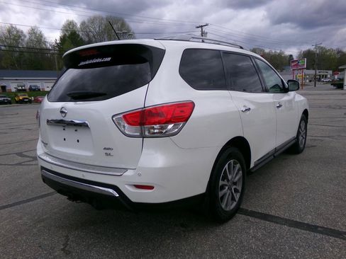 Used 2015 Nissan Pathfinder SL w/ SL Tech Package FWD image 5