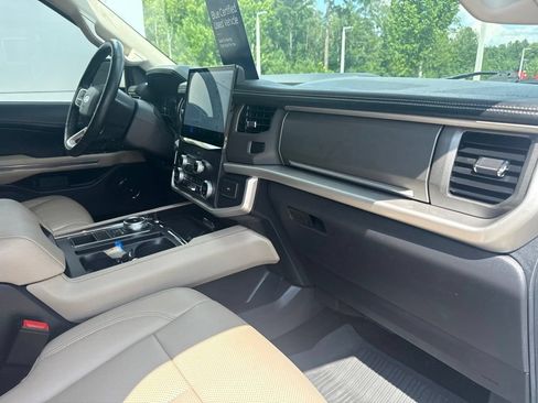 Used 2022 Ford Expedition XLT RWD image 35