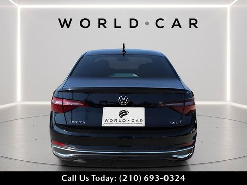 Used 2023 Volkswagen Jetta SEL image 6