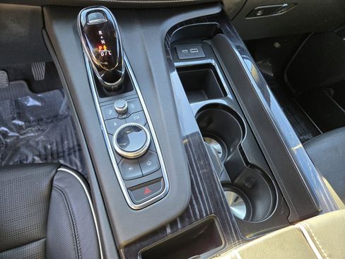 Used 2022 Cadillac Escalade ESV Sport w/ Touring Package image 21