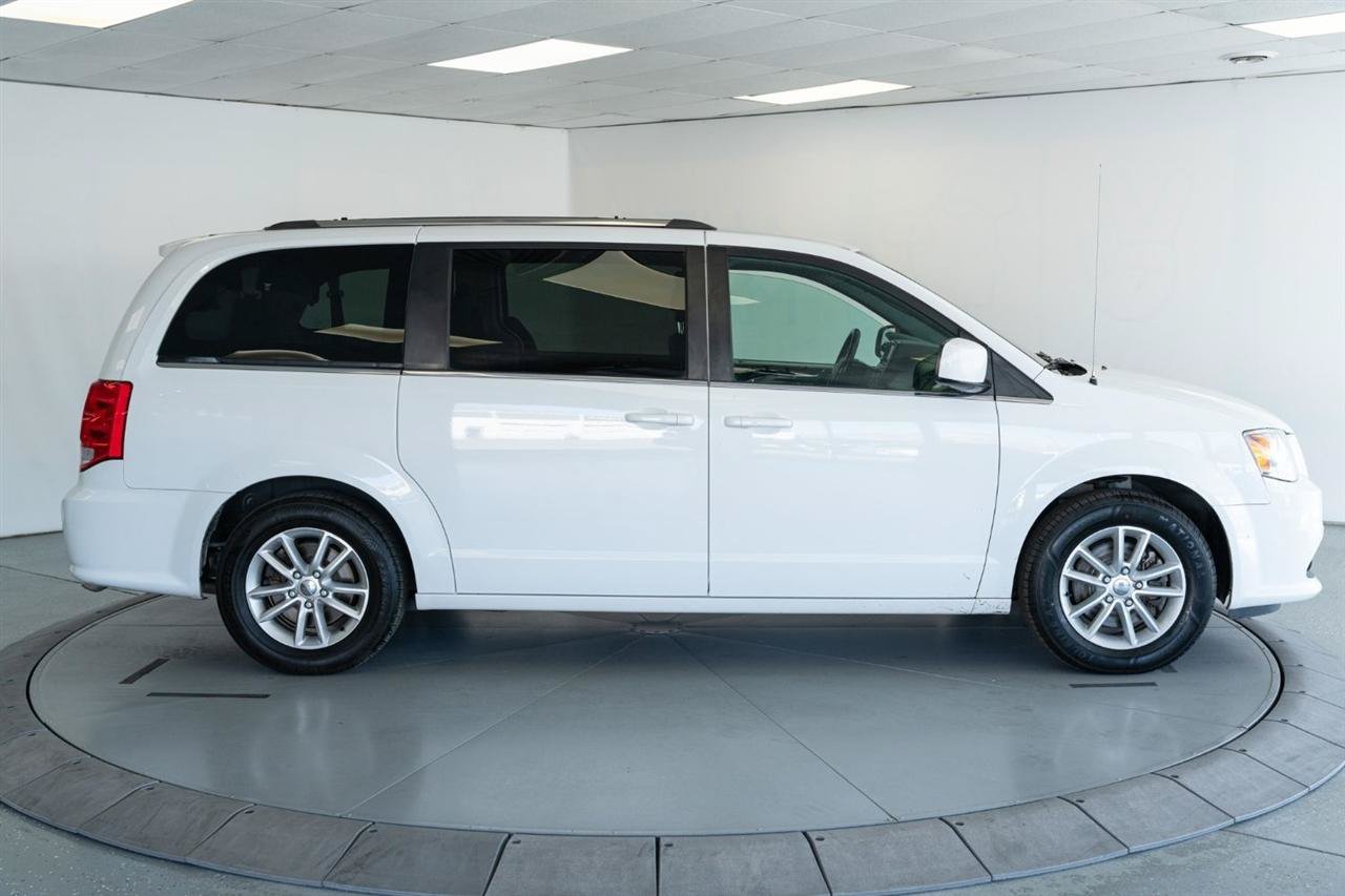 Used 2019 Dodge Grand Caravan SXT FWD image 9