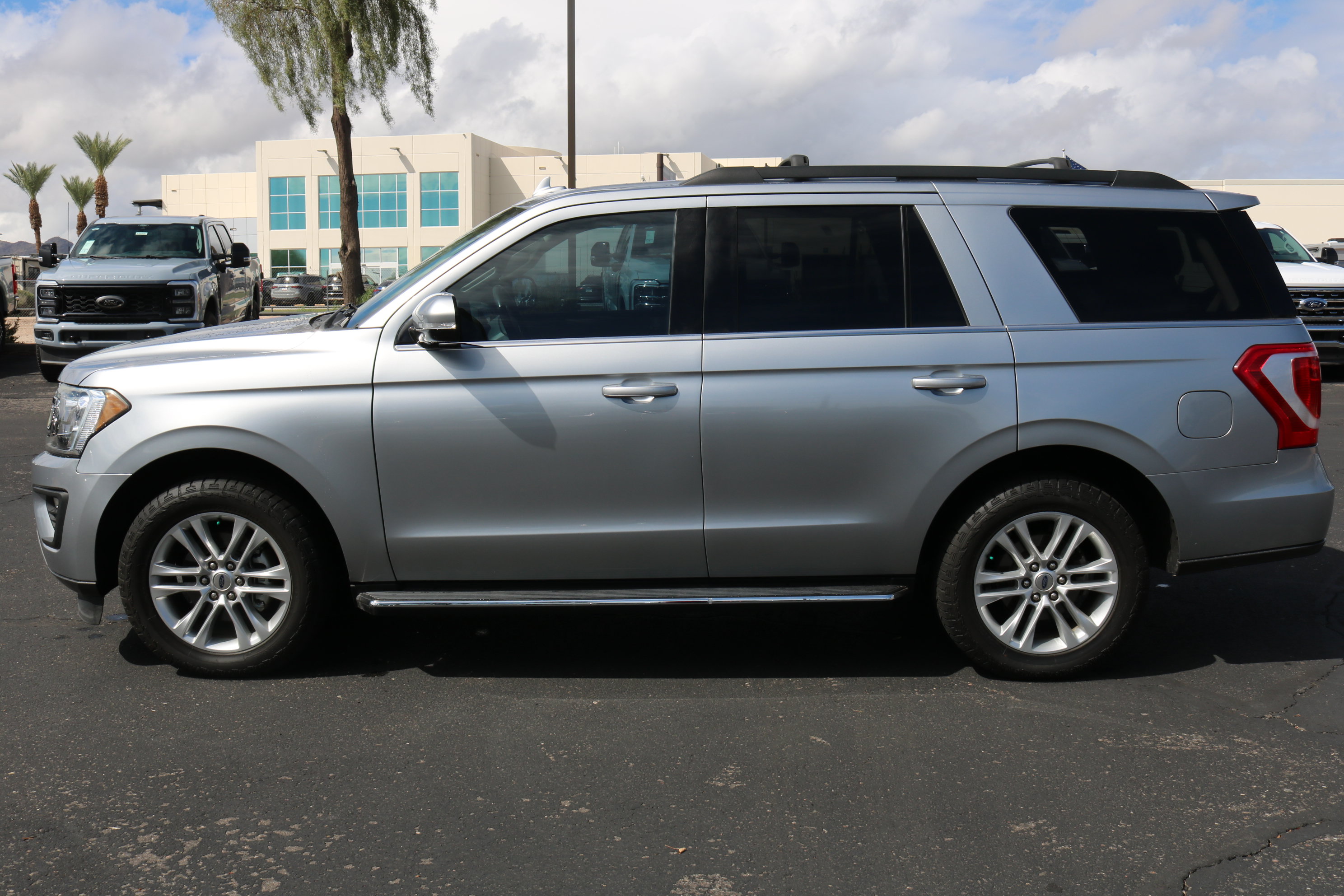 Certified 2020 Ford Expedition XLT w/ Equipment Group 202A AWD/4WD image 8