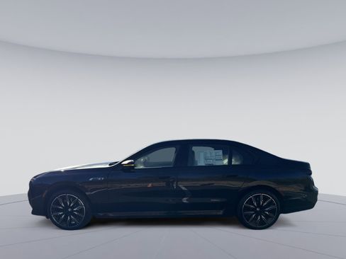New 2026 BMW i7 M70 image 8