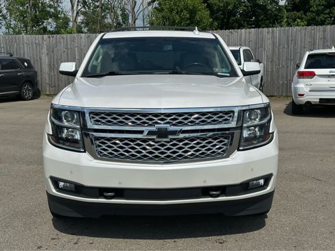 Used 2019 Chevrolet Tahoe LT w/ LT Signature Package AWD/4WD image 2