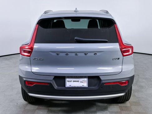 Certified 2025 Volvo XC40 B5 Core image 30