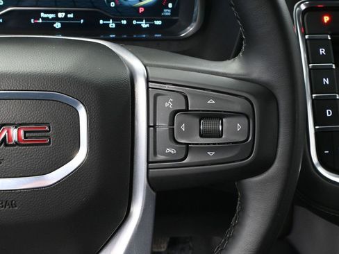 Used 2024 GMC Yukon XL SLE image 28