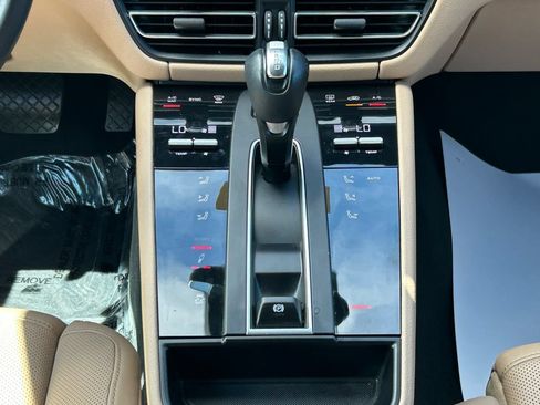Used 2022 Porsche Macan S AWD/4WD image 25