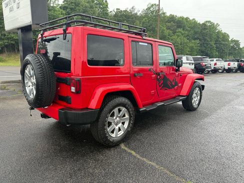 Used 2016 Jeep Wrangler Unlimited Sahara AWD/4WD image 4