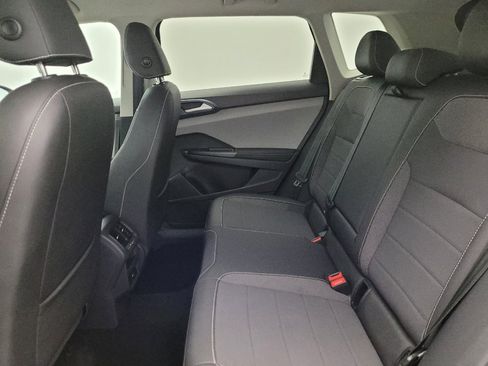 Used 2024 Volkswagen Taos SE FWD image 18