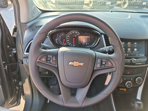 Used 2020 Chevrolet Trax LS w/ Tint and Cruise Package FWD image 23