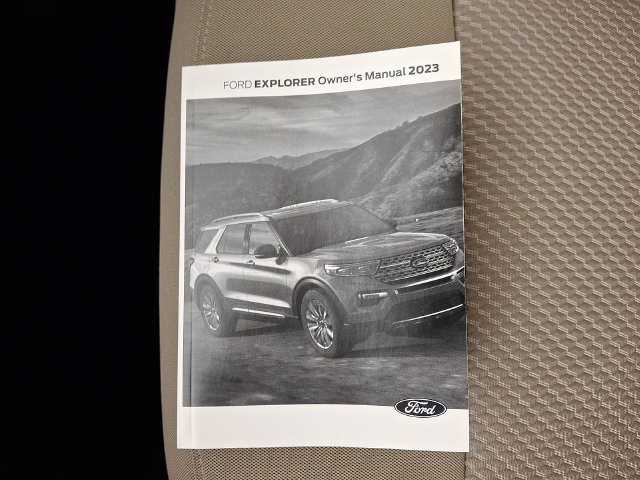 Used 2023 Ford Explorer XLT w/ Class IV Trailer Tow Package AWD/4WD image 26