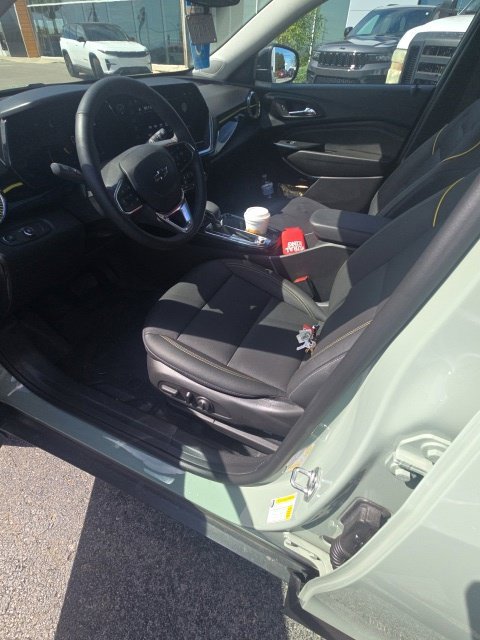 Used 2026 Chevrolet Trax ACTIV FWD image 2