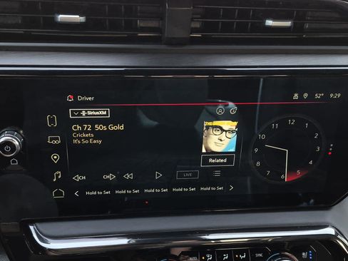 Certified 2023 GMC Sierra 1500 AT4X image 32