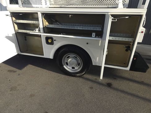 Used 2015 Ford F250 XL w/ Power Equipment Group image 4