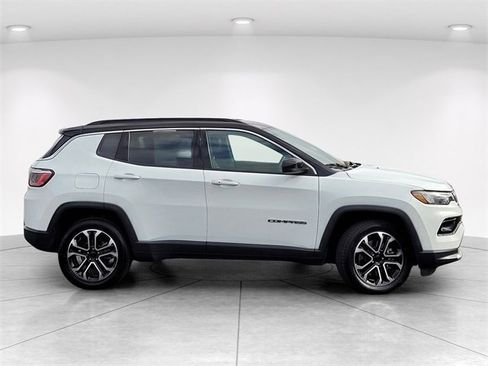 Used 2024 Jeep Compass Limited image 3