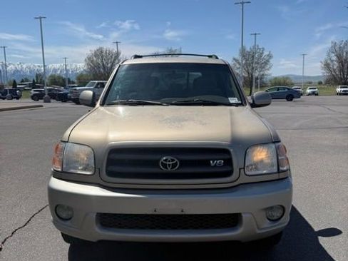 Used 2002 Toyota Sequoia SR5 RWD image 3
