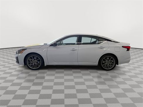 Certified 2024 Nissan Altima 2.0 SR image 7