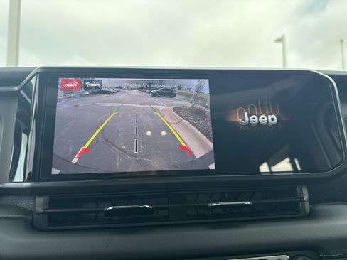 Used 2024 Jeep Wrangler Unlimited Rubicon 4xe image 25