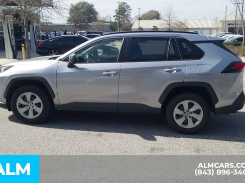 Used 2019 Toyota RAV4 LE image 10