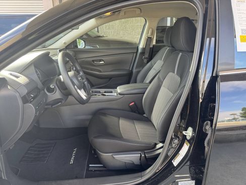 Used 2025 Nissan Sentra SV FWD image 25
