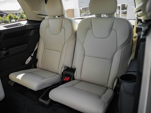 New 2026 Volvo XC90 B6 Ultra image 33