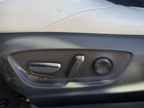 Used 2022 Toyota Corolla XSE image 27