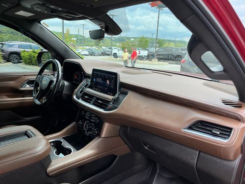 Used 2021 Chevrolet Suburban High Country AWD/4WD image 29
