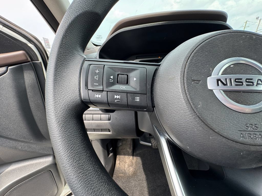 Used 2021 Nissan Rogue S FWD image 22