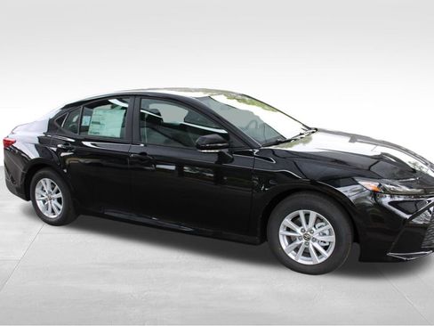 New 2026 Toyota Camry LE FWD image 17