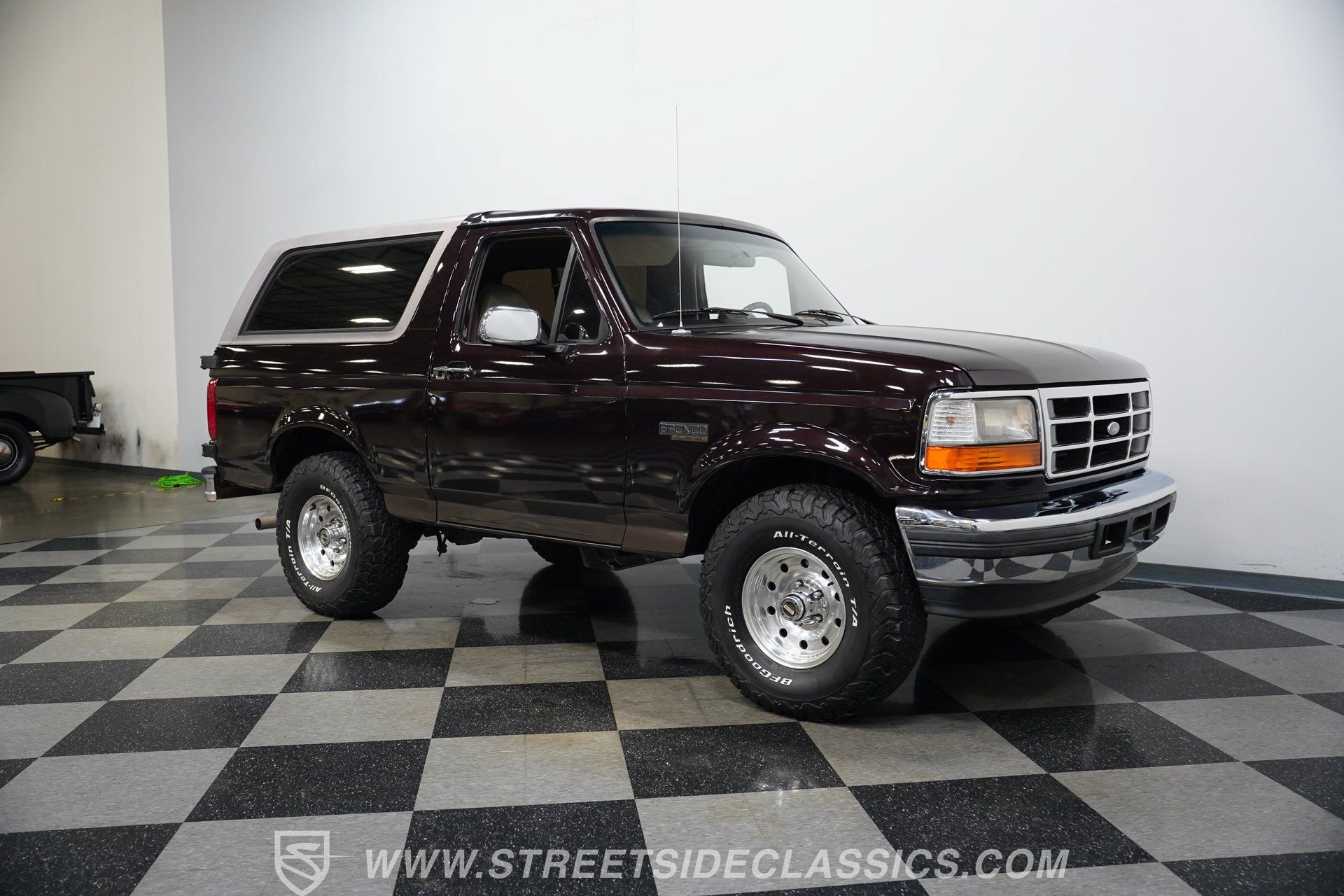 Used 1996 Ford Bronco Eddie Bauer AWD/4WD image 16