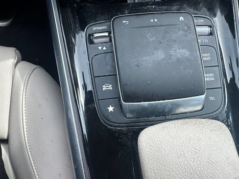 Used 2021 Mercedes-Benz GLB 250 4MATIC image 29