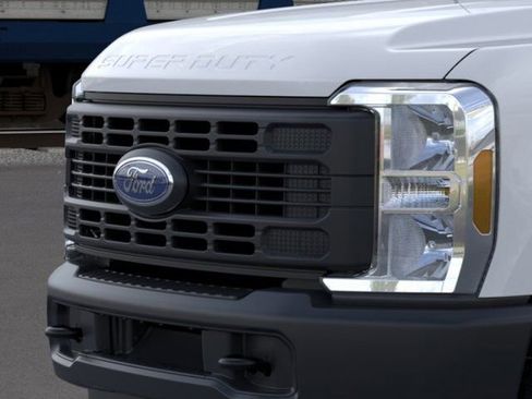 New 2026 Ford F350 4x4 Regular Cab DRW Super Duty image 17