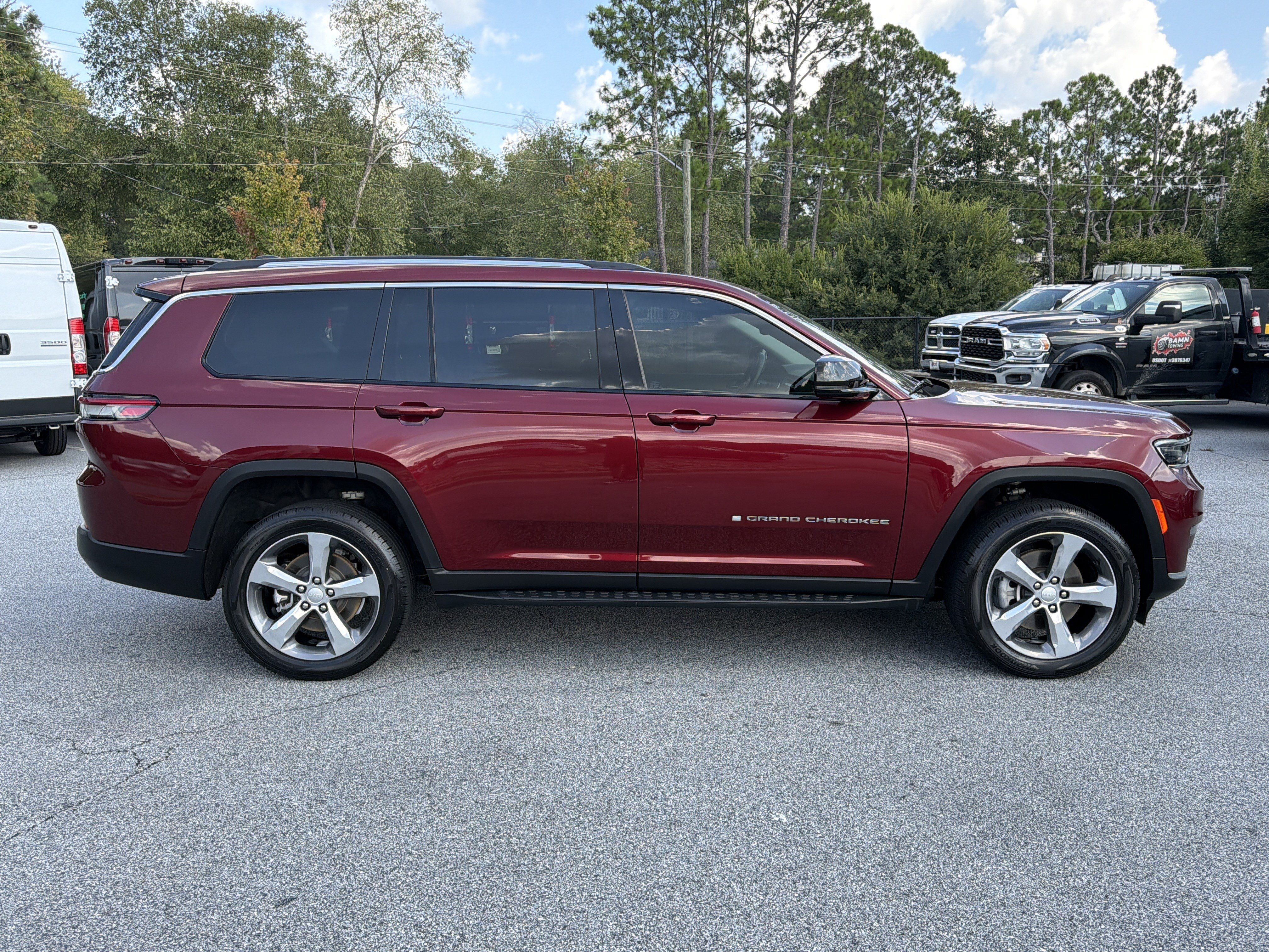 Used 2022 Jeep Grand Cherokee L Limited AWD/4WD image 9