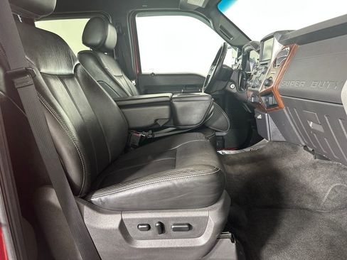 Used 2014 Ford F250 Lariat w/ Lariat Interior Package image 28