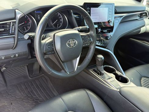 Used 2024 Toyota Camry SE FWD image 4