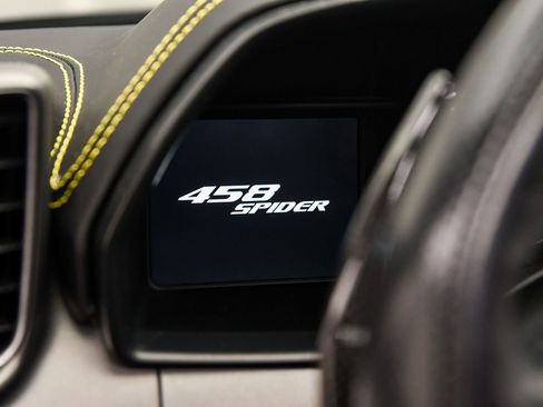 Used 2014 Ferrari 458 Spider image 38