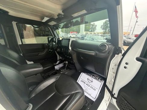 Used 2014 Jeep Wrangler Unlimited Sahara AWD/4WD image 16