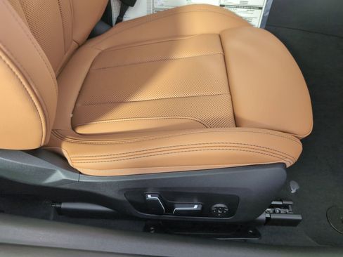 Used 2025 BMW 430i Coupe w/ Convenience Package image 30